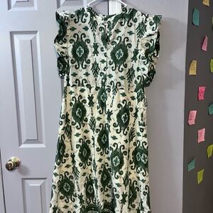 Elegant Green and Cream Midi Dress